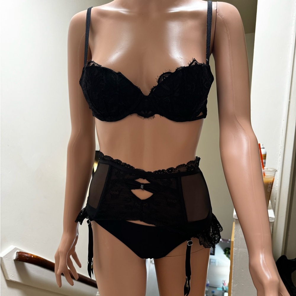 VS Lace, strappy Push-up